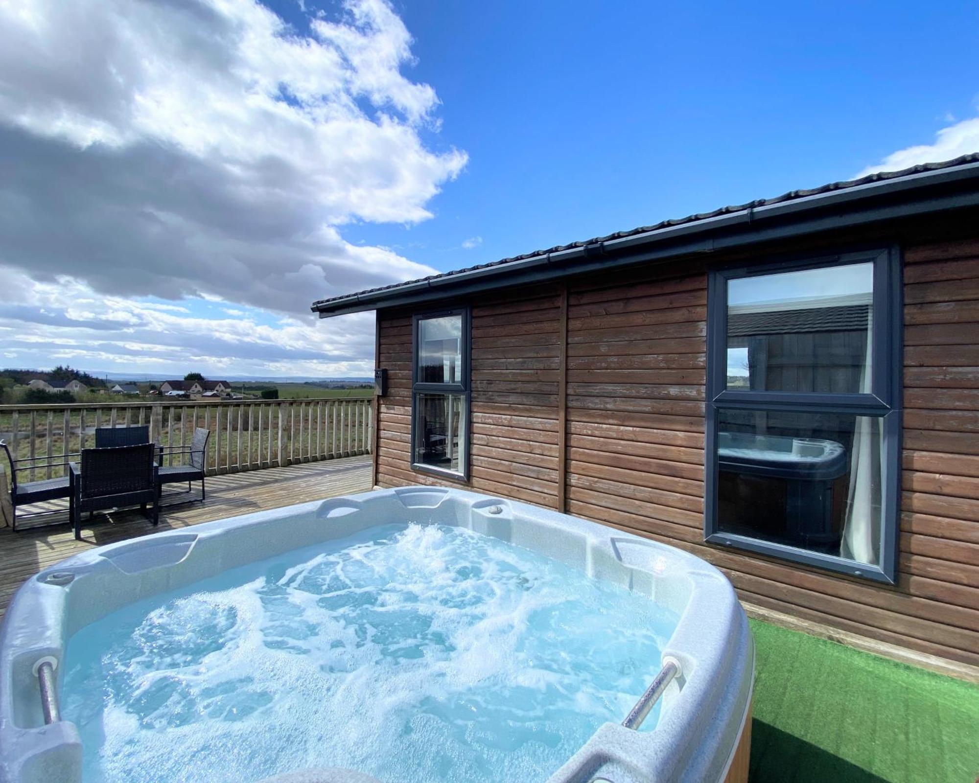 Benarty 11 With Private Hot Tub - Fife - Loch Leven - Lomond Hills - Pet Friendly Vila Kelty Exterior foto
