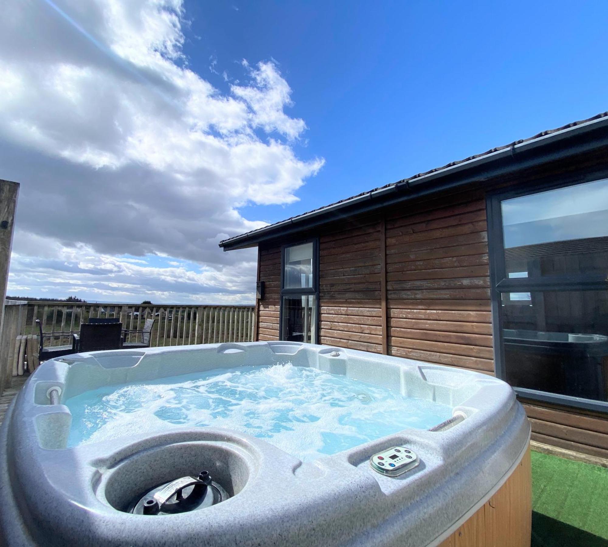 Benarty 11 With Private Hot Tub - Fife - Loch Leven - Lomond Hills - Pet Friendly Vila Kelty Exterior foto